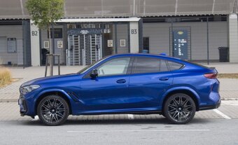 BMW X6 M Competition z roku 2021 - 8