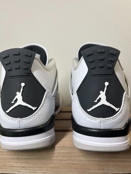 Air Jordan 4 Retro "Military" - 8