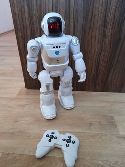 Robot YOOO NEO 40cm programovatelný, hraje, pro věk 5+ - 8