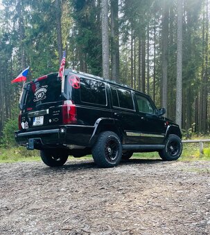 Jeep Commander 5.7 - 8