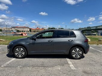 Volkswagen e-Golf - 8