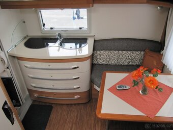 Prodám karavan Hobby 440 sf,r.v.2012 + mover + předstan. - 8