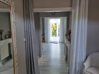 Prostorný 5+kk se zahradou a garáží na okraji Brna - 8