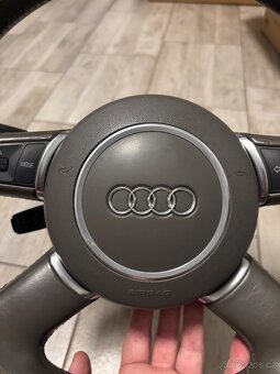 Volant Audi A8 - 8