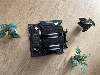 Výkonný PC HW CPU, RAM, základní deska + chladič - 8