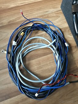 Subwoofer do auta + zesilovač - 8