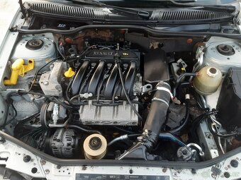 Renault Megane 1.6 - 8