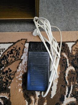 funkční elektrický šicí stroj VERITAS - 8