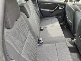 Prodám Dacia Duster 1.6I 77KW - POHON 4X4 - 8