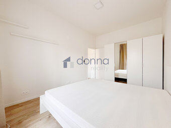 Pronájem bytu 2+kk, 56m2 + balkon 15m2, ul. Hartigova, Praha - 8