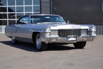 1965 Cadillac Deville Convertible - 8