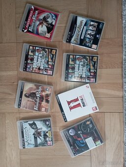 Prodám PlayStation 3 ve výborném stavu, + 8 her. - 8
