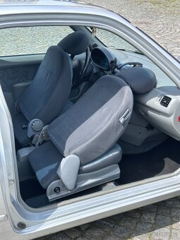 Nissan Micra K11 hatchback - 8
