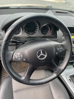 Mercedes-Benz - 8