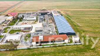 Pronájem multifunkční plochy - 2700m2 - v průmyslovém areálu - 8