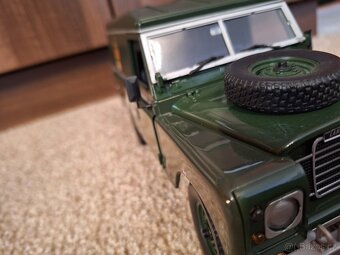 Land Rover 1:18 - 8