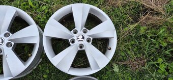 Alu kola originál Škoda 5x112 6,5x17 ET38 565 601 025 J - 8