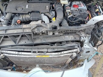Citroen C4 Picasso 1.6 HDi ( 9HC - 85 kW ) r.v.2014 - 8