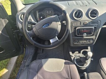 Nadstandardně vybavený Ford Fusion - 8