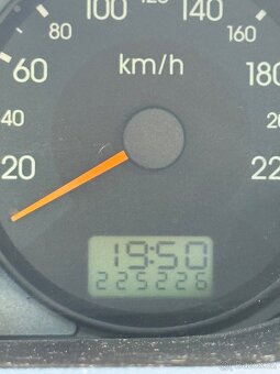 Ford Fiesta 1.3i - 8