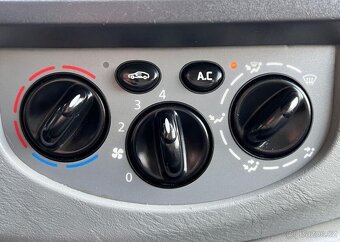 Opel Vivaro 2.0CDTi 6MÍST L1H1 ČR odp.DPH manuál 84 kw - 8