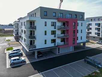 Pronájem bytu 2+kk s balkónem a parkovacím stáním, Dašice - 8