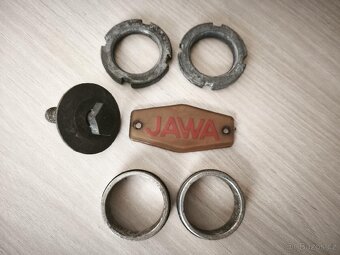 Jawa 90 - rozeta, orig. karburátor, díly a znak na nádrž - 8