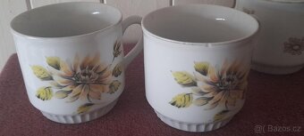 SET 4 KS VINTAGE KERAMICKÝCH HRNKŮ -ČESKOSLOVENSKÁ VÝROBA DE - 8