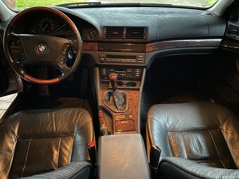 BMW E39 528i - 8