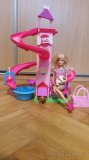 Barbie a psí skluzavka s kolotočem - 8