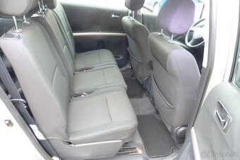 Toyota Corola Verso 1.8i 16v automat 7 míst - 8