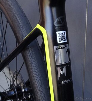 Karbonové silniční kolo Giant Defy Advanced 1 HRD, vel. M - 8