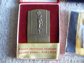 Stare sportovni medaile a oceneni CSR-RAGBY 60.-70.- leta. - 8