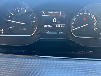 Peugeot 208 1,2 Allure 81kw - 8