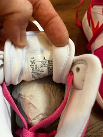 Boty NIKE AIR JORDAN 1MID(GS) velikosti 38.5 EUR - 8