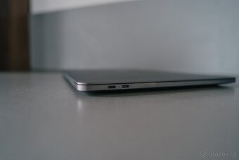 MacBook Pro 15" 2017, i7, 16gb RAM, 512gb SSD - 8