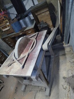 Starý nábytek a cirkulárka - 8