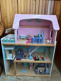 Dřevěný domeček pro panenky - 8