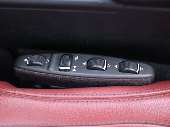 Mercedes-Benz Třídy E 3,0 E 350 CDI BlueEFFICIENCY (2010) - 8