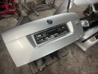 Škoda Fabia 9102 stříbrná kapota nárazník blatník dveře - 8