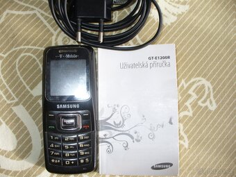 tel SAMSUNG včetně nabíječky - 8