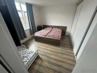 Prodej RD 300m2 - 3 bytové jednotky + garáž, zahrada - 8