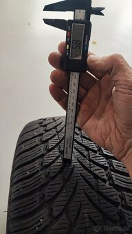 2ks Zimní 235/50/19 Nokian WR SUV4, DOT 0222, 8.5mm - 8