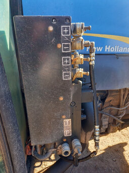 Traktor New Holland T4040F - 8