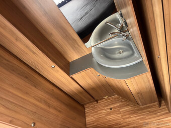 Karavan Bürstner Averso TK 550-Mover, palandy, předstan - 8