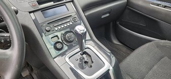 Peugeot 5008 1.6Turbo Automat, 1. majitel bez koroze - 8