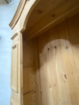 Smrková Barokní Skříň - 8