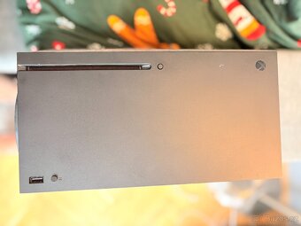 Prodám Xbox Series X 1 TB –  dobrý stav - 8