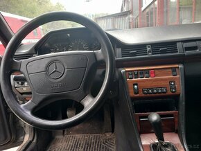 Mercedes W124 - 8