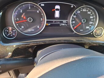 VW Touareg 3.0 TDI Klima Alu Tažné Model Model 2011.-- - 8